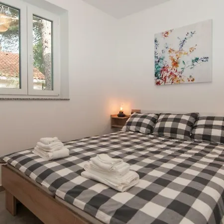 Apartment Tina *